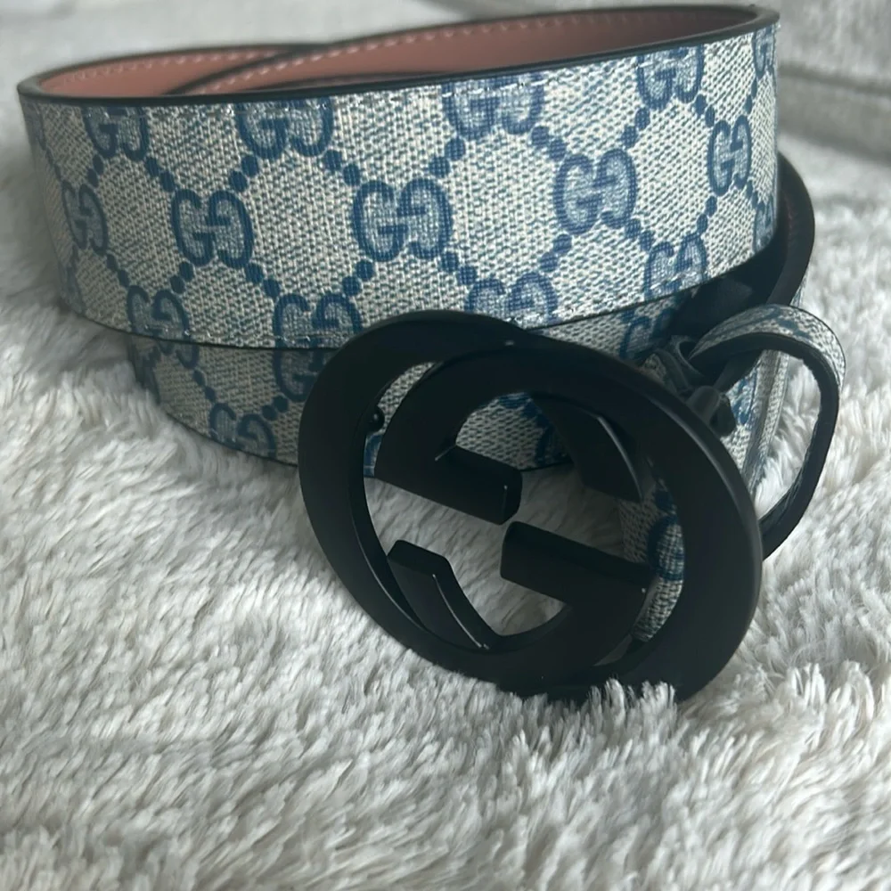 Gucci black Matte buckle belt size 44 color blue/cream‎